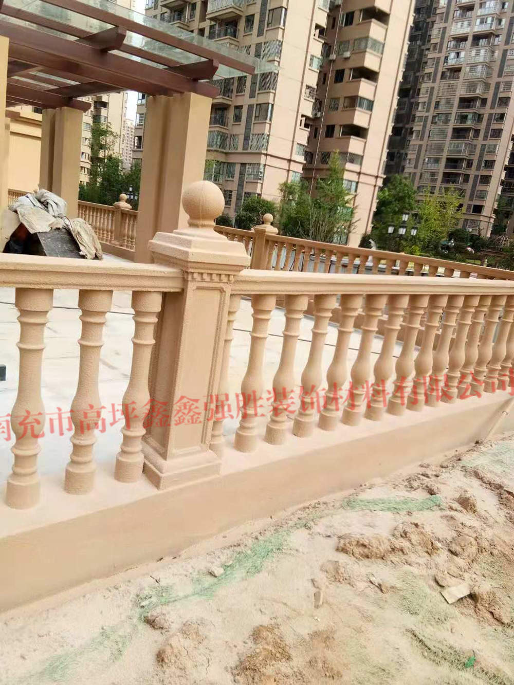 四川（chuān）GRC浮雕花（huā）瓶柱案例